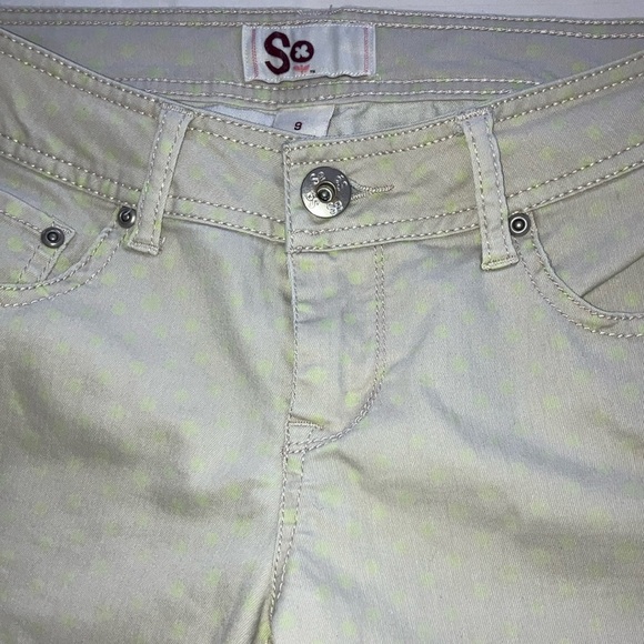 SO brand size 9 Womens pants small light yellow print dots Light Khaki Casual - Picture 3 of 16